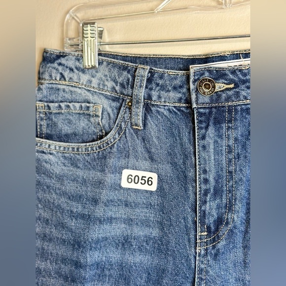 YMI dream authentic 9/29 15”w 11” rise 28 inseam - Picture 2 of 5